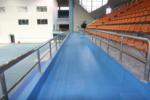 图文：北航体育馆改造竣工 残疾人座席区