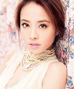 被称为台湾歌坛皇后的蔡依林也因成功隆胸名列第四 ...