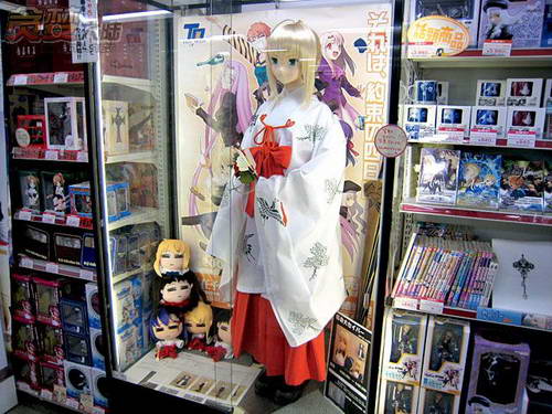 48万日元等身大巫女装Saber