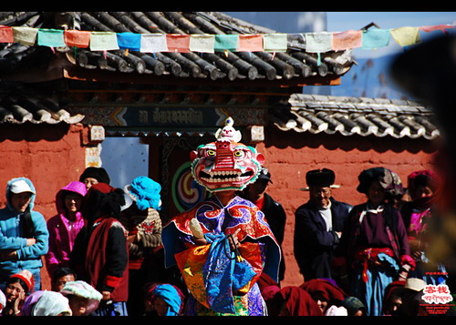 丽江旅游图片扎美寺; 泸沽湖永宁扎美寺喇嘛; 泸沽湖永宁扎美寺喇嘛大