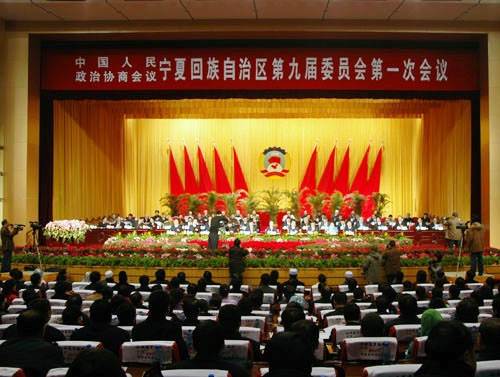 2008各地两会消息   应邀出席今天大会并在主席台就座的还有马思忠