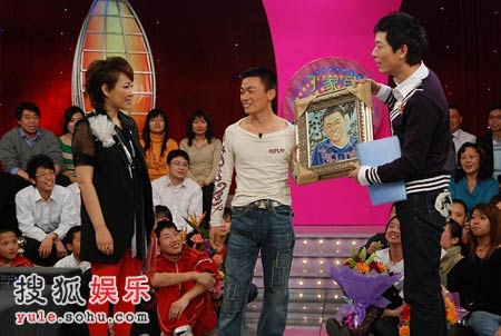 最新动态  《天下无贼》中"傻根"形象,让大家知道了王宝强;一部《士兵