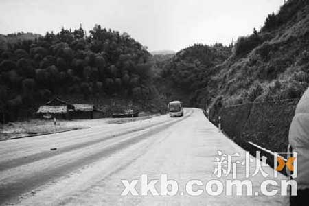 京珠北高速车辆可绕行 已售出往北车票全额退