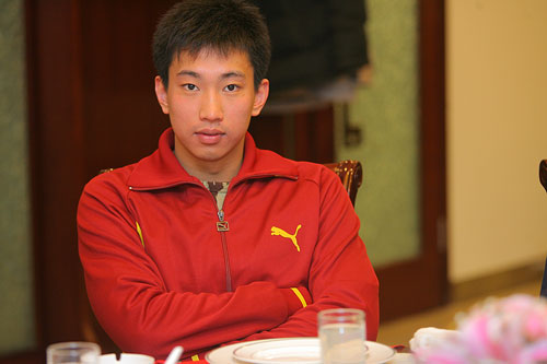 组图:辽宁副省长探望奥运健儿 向队员发红包