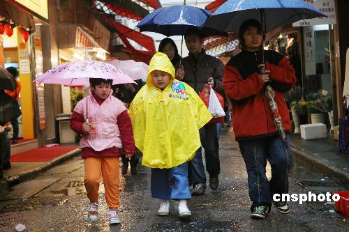 图:香港寒冷天气警告打破最长记录