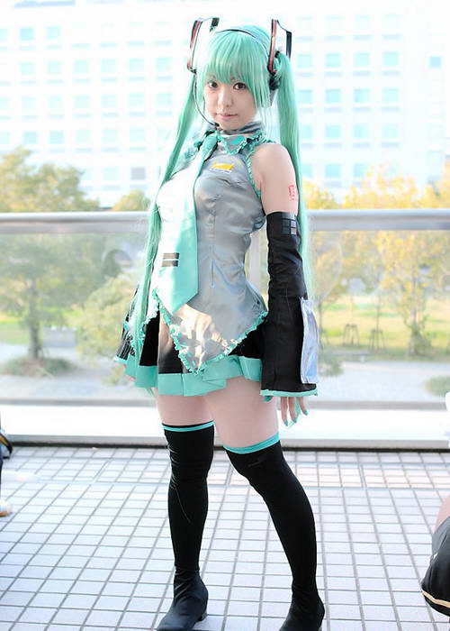 初音未来甩大葱COSPLAY真人赏