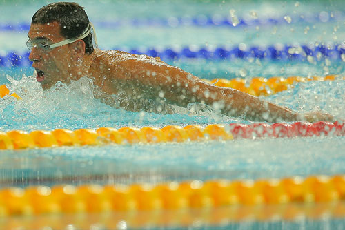 图文:中国游泳公开赛 男子200米混合泳比赛中