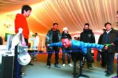 北京庙会刮起奥运风 设奥运比赛项目全体验活动