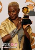 Angelique Kidjo获得最佳当代世界音乐专辑