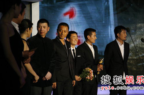 图：搜狐十年庆典现场 《集结号》众主创上台