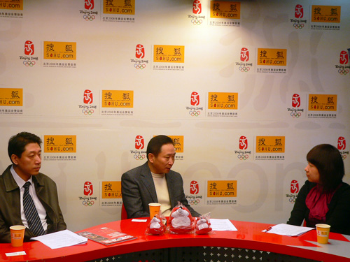 和中联合投资咨询有限公司总裁、权威移民留学专家王力民先生、留学咨询部经理文军强先生做客搜狐出国嘉宾聊天室