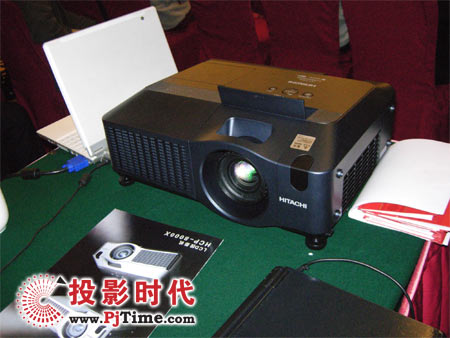 日立高亮投影仪HCP-8000X