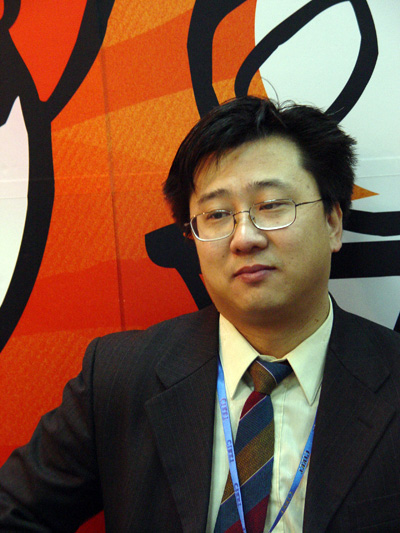 嘉华世达国际教育交流有限公司副总经理印凯做客搜狐出国专访间