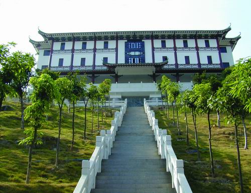 重建"大佛寺佛世山庄"