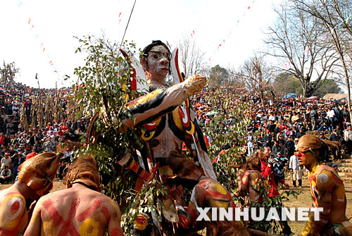 红万山寨神秘的阿细图腾祭火(组图)