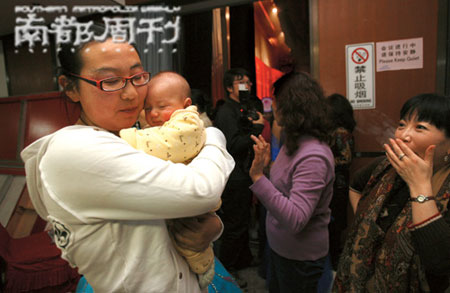 探访中国大陆最早三名公开身份试管婴儿生活