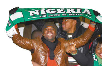 尼日利亚球迷庆祝胜利