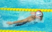 图文：游泳全国冠军赛首日 上海选手徐妍玮比赛