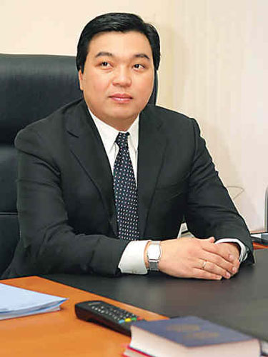 吉尔吉斯斯坦驻华大使 萨尔巴耶夫
