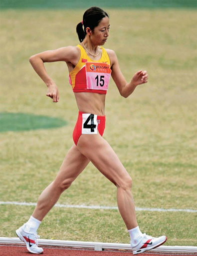 第四届东亚运动会,即将退役的奥运冠军王丽萍夺得女子20公里竞走金牌