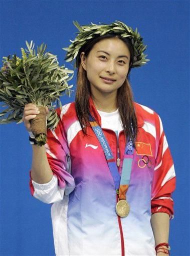 图文：体育明星支持北京奥运 郭晶晶