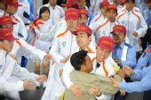 组图：奥运圣火在长野传递 藏独份子被当场制服