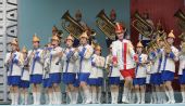 图文：奥运火炬平壤传递 朝鲜女子乐队演奏