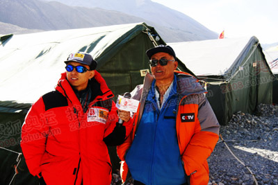 原中国登山协会秘书长于良朴成为我们的嘉宾主持