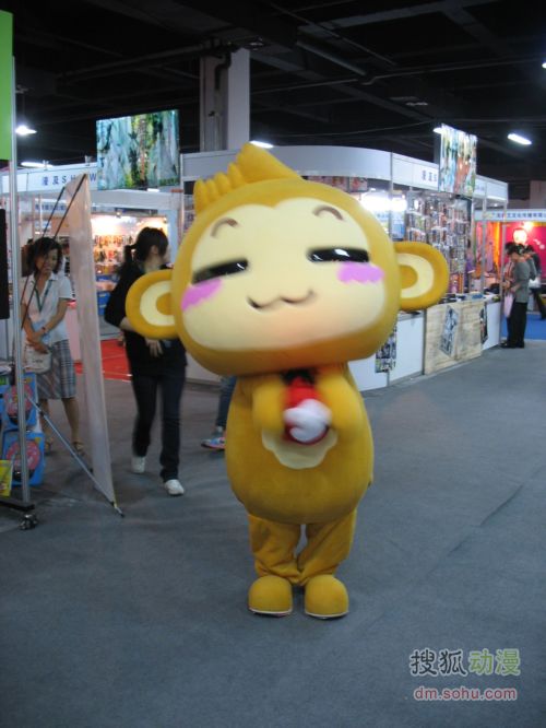 超人气悠嘻猴卡通人偶漫游全场