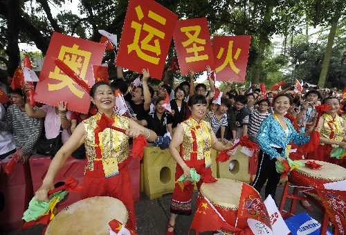 当日,北京奥运圣火传递活动在广东省广州市举行 新华社记者戚恒摄