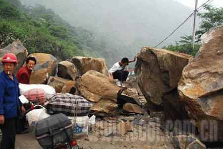 汶川多少人口_汶川地震死多少人(2)