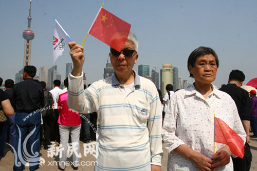 上海各界为汶川地震遇难者默哀
