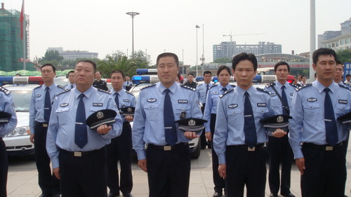 5月19日北京火车站人民警察默哀3分钟