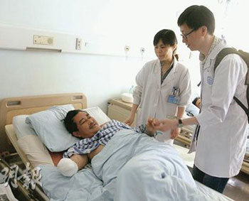 华西医院逾80名重伤患待救港医护接管骨科病