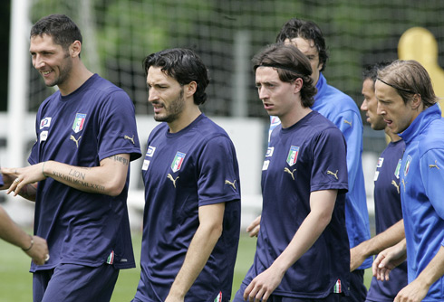 图文:意大利队集训备战欧洲杯 球星云集