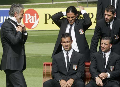 组图:意大利08欧洲杯全家福 世界冠军志在加冕