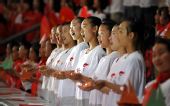 图文：奥运圣火在芜湖传递 儿童现场进行表演