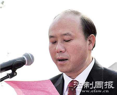 华威集团董事长_黄兴华威联集团(2)