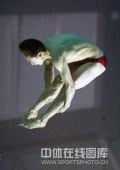 图文:南京站跳水赛男子3米板预赛 秦凯空中英姿
