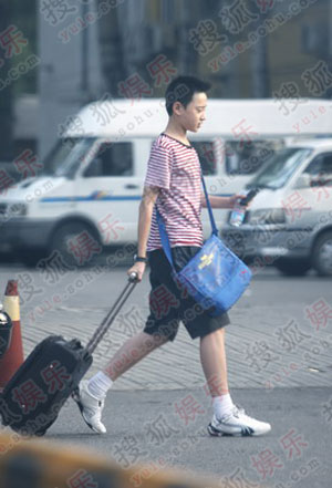 http://photocdn.sohu.com/20080610/Img257404754.jpg