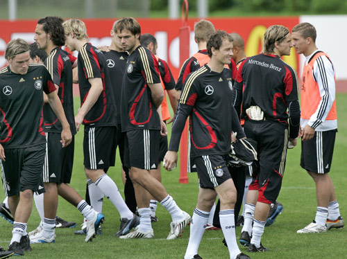 图文:欧洲杯德国队积极备战 德国众国脚