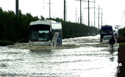 江西饶河发生十年来最大洪水 两百万人受灾(图