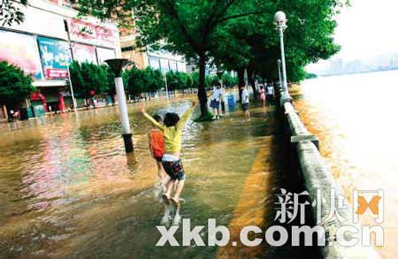 广州韶关水灾20万人转移 经济损失7.1亿元(图