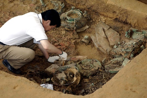 安徽蚌埠双墩春秋古墓获重大考古发现(组图)