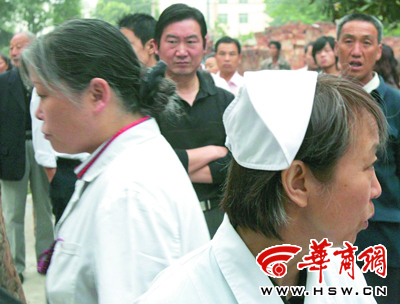 陕西医院高压氧舱爆炸烧死患者 记者采访被围