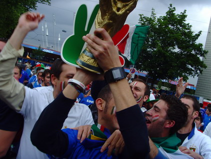 意大利球迷依然认为金杯是自己的