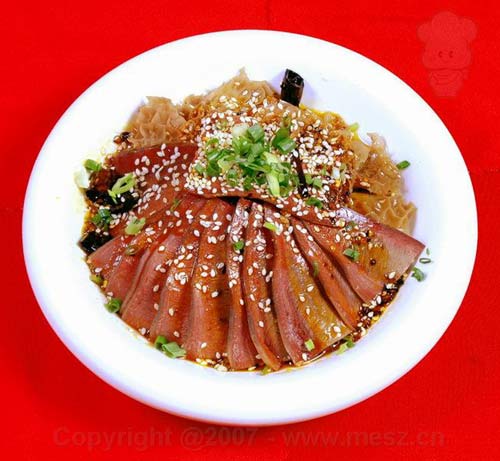 《中文菜单英文译法》出炉 中国特色菜用拼音