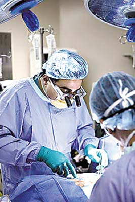 全球首例腹腔镜下小儿膀胱肿瘤切除成功进行