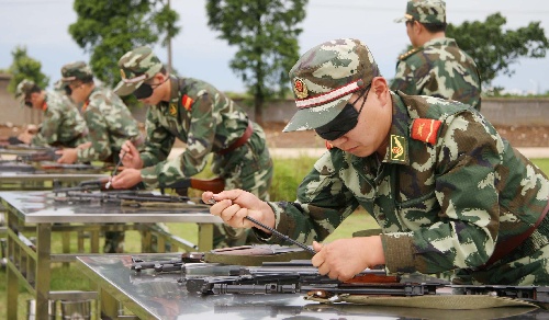 组图:武警安徽总队后勤专业兵大比武