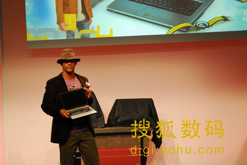 美国2008CES展上，海尔征服Vm笔记本入选全球顶级时尚电脑三甲，展示出海尔电脑深厚的工业设计功底
